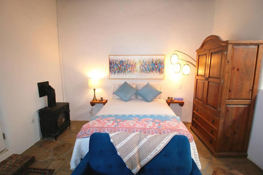 Closson Getaway - Courtyard - Railyard And Plaza ซานตาเฟ ภายนอก รูปภาพ